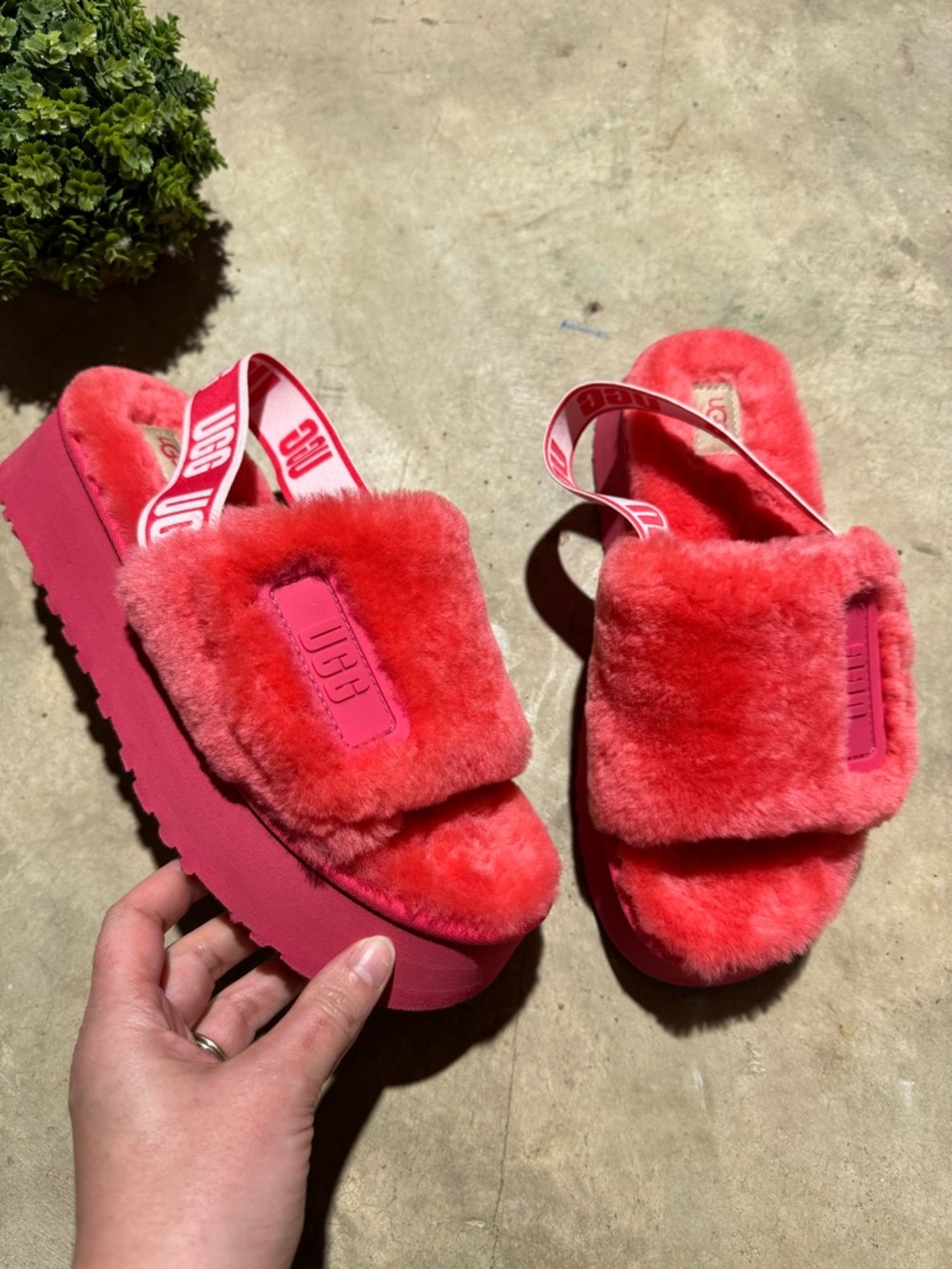 UGG Disco Slide Slippers Women Size 9 Pink Shearling Platform Cozy Comfort